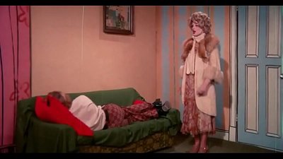 erotica aon mhionaid le gnè ann an comaigean (1972)