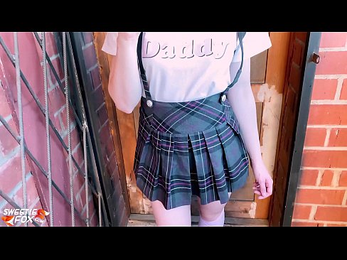 ❤️ Schoolgirl Sucks a dick gu domhainn agus fucks an àite clasaichean. Porn cruaidh  leinn  ️❤