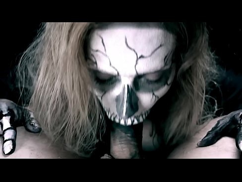 ❤️ Demon nighean sucking cock le a beul dubh agus slugadh cum. Porn cruaidh  leinn  ️❤